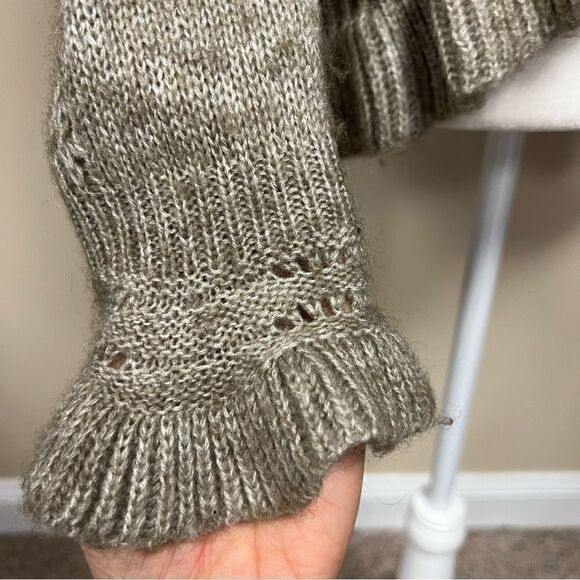 Chicos wool/mohair blend ruffled cardigan sweater Sz 1 - Picture 4 of 7
